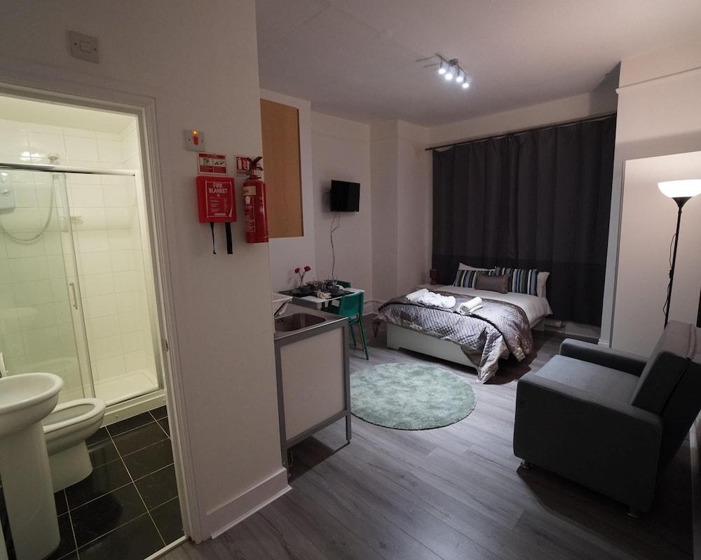 Queen Park Apartment *